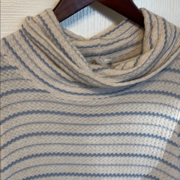 Free People knit long sleeve with cowl neck - Picture 2 of 4